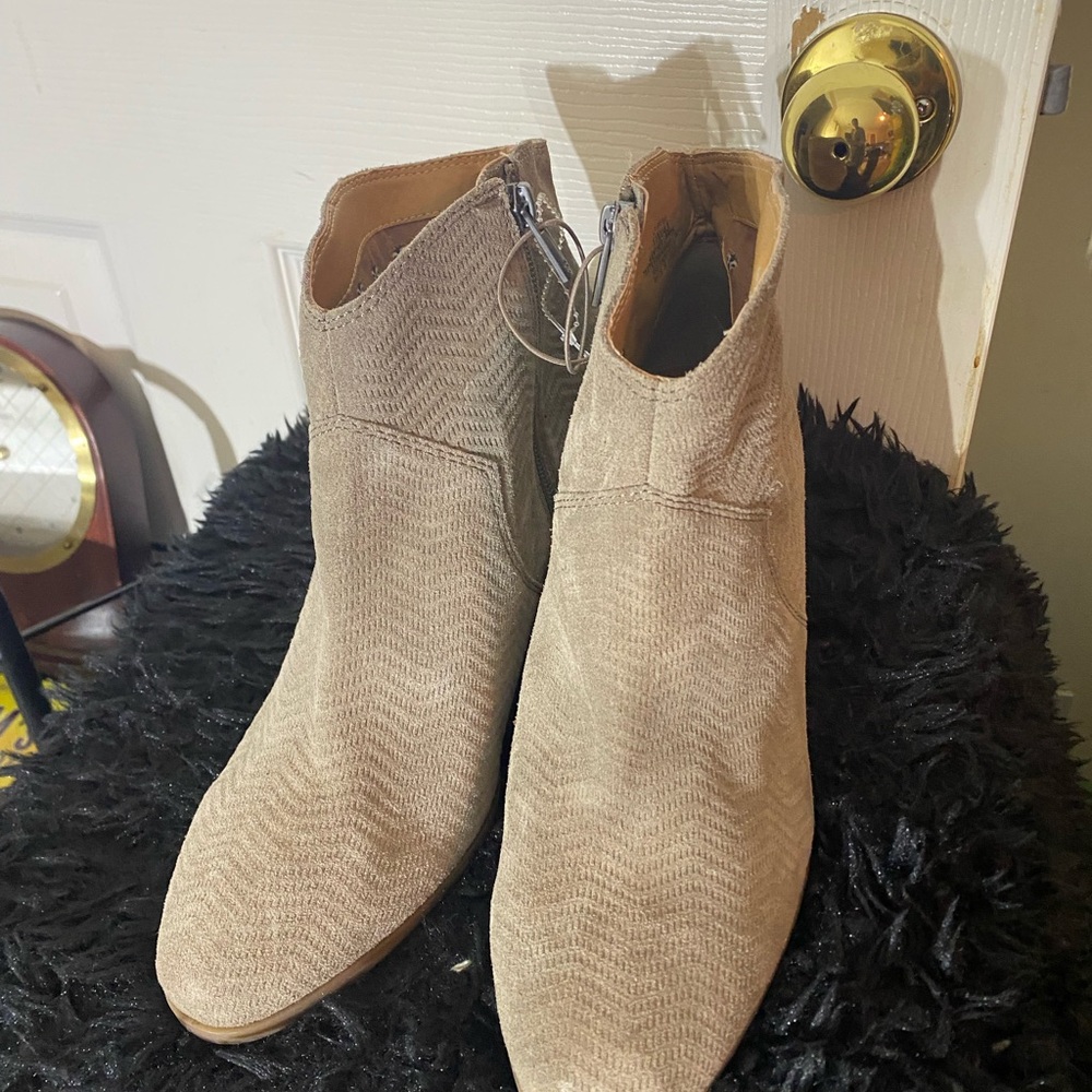 Women's Tan Ankle Boots